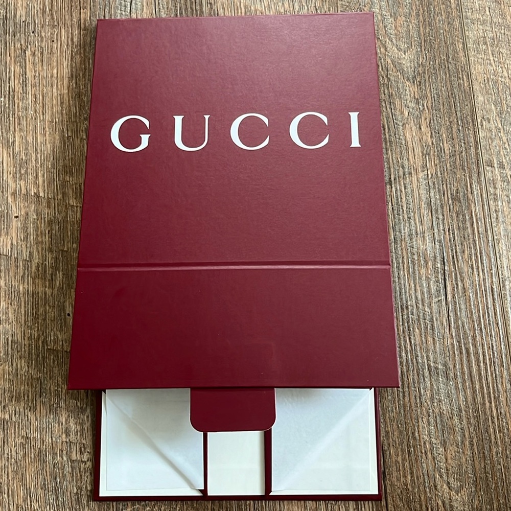 Brand new mini Gucci gift box never used from Italy